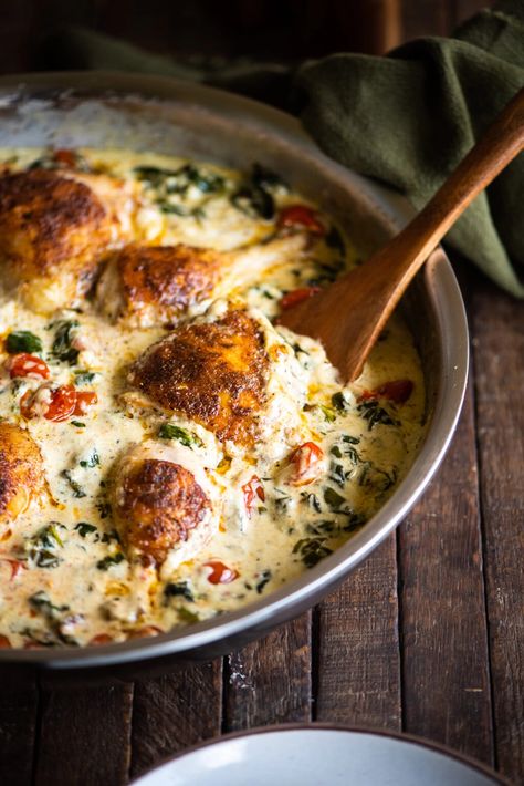 Creamy Tuscan Chicken, Cast Iron Skillet Recipes, Cast Iron Recipes, Tuscan Chicken, Delicious Cream, Boneless Skinless Chicken, One Pan Meals, Sun Dried Tomatoes, One Pan