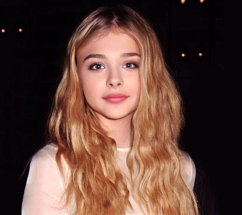 Chloë Grace Moretz Icons, Chloe Grace Mortez Photoshoot, Chloe Grace Mortez Aesthetic, Chloe Grace Mortez, Goth Hair, Stephanie Brown, Chloë Grace Moretz, Chloe Moretz, Grace Moretz