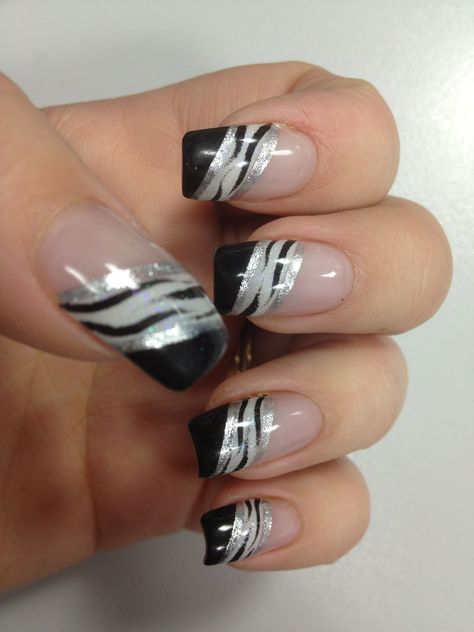 White And Silver Nail Designs, Black Silver Nails, Black And White Nail Designs, Nail White, Silver Nail Polish, Silver Nail Designs, Silver Nail Art, White And Silver Nails, Makeup Hacks Beauty Secrets