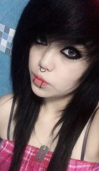 Emo Hair Clips, Scene Girl Makeup, Scene Eye Makeup, Scene Makeup 2007, 2000s Emo Makeup, Emo Fashion 2000s, Emo Girl Makeup, Emo Scene Makeup, Emo Makeup Tutorial