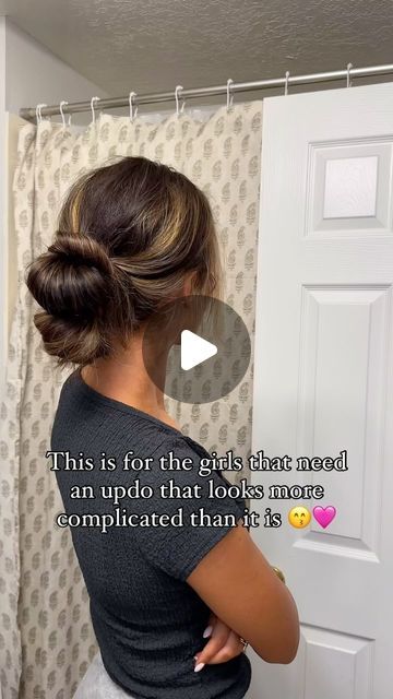 Ashton Carter 🍓 on Instagram: "Am I obsessed with messy buns? Yes! This one is great because you can dress her up or down for more or less formal occasions 😍🎀 comment if you want to try this one!   Easy hairstyles, mom hair, quick updo, messy bun, hairstyle inspo #momhair #hairstyleinspo #messybuntutorial #quickhairstyles #easyhairtutorial" Updo Hairstyles Everyday, Cute Messy Buns Step By Step, Messy Bun For Work, Messy Bun For Long Thick Hair, Easy Messy Buns For Long Hair, Low Messy Bun Tutorial, Easy Messy Buns, Easy Messy Updo, Updo Messy Bun