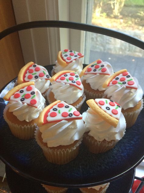 Pizza Cupcake, Pizza Party Cupcakes, Cupcake Pizza, Pizza Themed Cupcakes, Pizza Cupcakes Birthday, Pizza Themed Desserts, Pizza Party Cake, Pizza Party Cake Ideas, Pizza Smash Cake