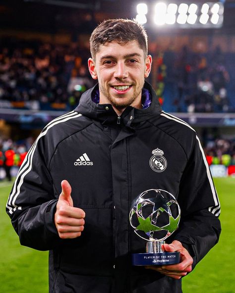 fede valverde ·˚ ༘ Madrid Girl, Bernardo Silva, Real Madrid Football, Real Madrid Wallpapers, Madrid Wallpaper, Jack Grealish, Real Madrid Players, Best Football Team, ريال مدريد