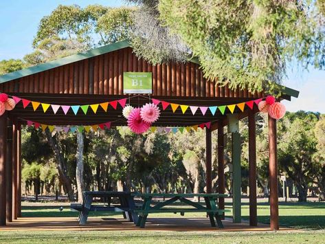 How to host the best birthday parties at Whiteman Park - Whiteman Park Birthday Party In Park Ideas, Public Park Birthday Party, Public Park Birthday Party Ideas, Pavilion Birthday Party, Park Decoration Ideas, Park Pavilion Decorations Birthday, Event Decor Outdoor, Park Party Decorations, Party At The Park