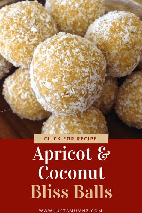 Dried Apricot Recipes, Apricot Balls, Copycat Chili, Coconut Bliss Balls, Snacks Kids, Apricot Recipes, Recipes Snacks, Molten Lava, Dessert Aux Fruits