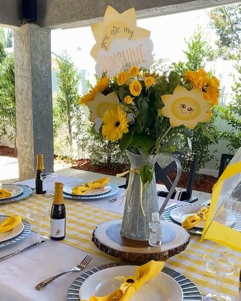 “the sunshine of your smile”- frank sinatra you are my sunshine baby shower 🌤✨#youaremysunshineparty… | Instagram Sunshine Baby Shower, Honey Bee Baby Shower, Sunshine Baby Showers, Bee Baby Shower, Baby Shower Centerpieces, Baby Bee, August 1, Baby Shower Theme, My Sunshine