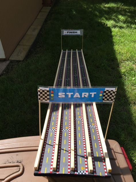 Hotwheels Race Track, Race Car Track Diy, Diy Hotwheels Track, Diy Race Track For Kids, Outdoor Car Track For Kids, Race Track Diy, Diy Race Track, Pinewood Derby Track, Wooden Race Track