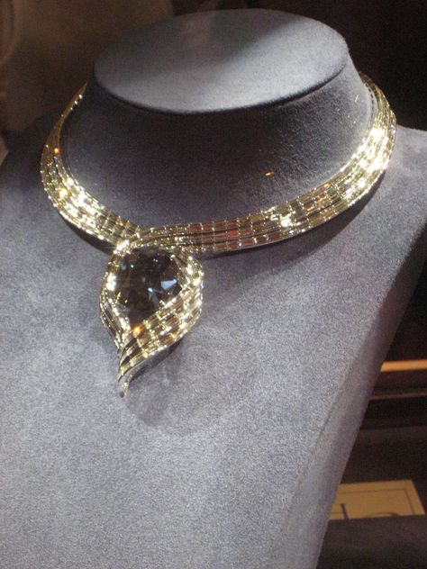 Hope Diamond Necklace, National Museum Of Natural History, Hope Diamond, Expensive Jewelry Luxury, Fancy Jewellery Designs, Luxe Jewelry, Museum Of Natural History, Harry Winston, Jewelry Luxury