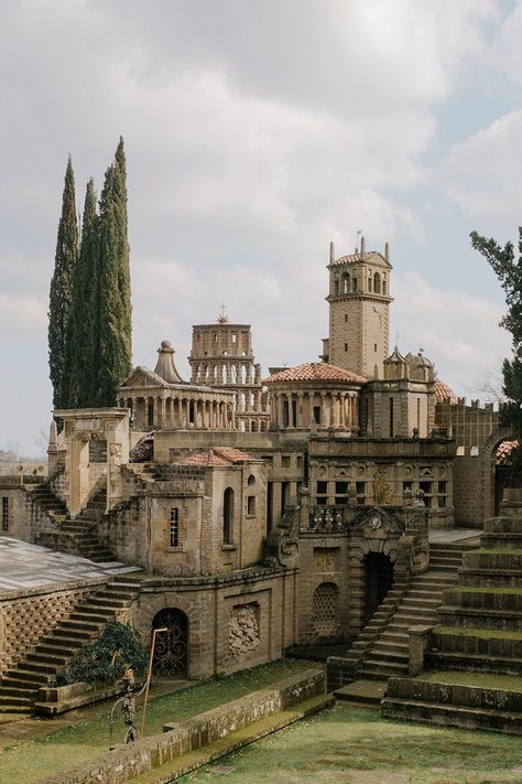 Houses On A Hillside, Old World Architecture, Beautiful Old Buildings, Spanish Architecture Aesthetic, Old Italian Architecture, Greco Roman Architecture, Eastern European Architecture, Romanian Revival Architecture, Cool Buildings Architecture