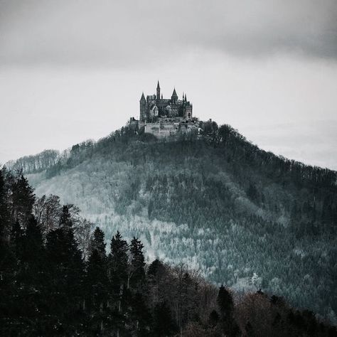 Medieval Aesthetic, Outdoor Photographer, Mobile Photo, A Castle, Fantasy Aesthetic, Story Inspiration, Narnia, Landscape Photos, Dracula