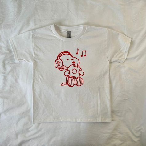 Screen printed on a made to order basis. Handmade with silk screen process, tops may have minor imperfections!⛄️ (I use Gildan Unisex Youth tees for that perfect baby tee look) 100% Cotton ⚠️ -Machine wash cold and hand washing is preferred but not required -please do not iron or bleach -all sales are final Snoopy Baby, Baby Snoopy, Peanuts Cartoon, Baby Tees Y2k, Y2k Clothing, Outfit Trends, Vintage Music, Music Lover, Unique Baby