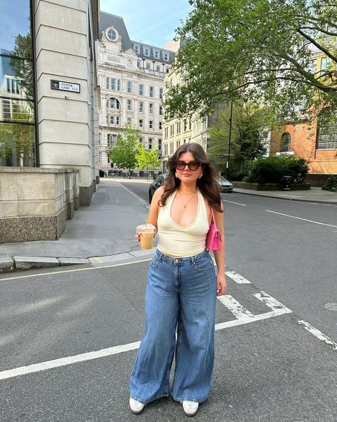 Outfit Inspired Midsize, Summer Ootd Midsize, Summer Street Style Midsize, Y2k Midsize Outfits, Mid Size Celebrities, Summer To Fall Transition Outfits Midsize, Size 12/14 Outfits, Summer Fits Curvy, Midsize Scandinavian Fashion