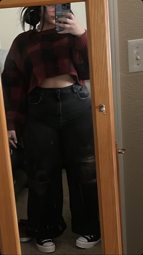 Chubby Grunge Outfits, Gorditas Aesthetic, Medium Body Type, Plus Size Alternative Outfits, People Aesthetic, Woman In Suit, Look Grunge, Plus Size Baddie Outfits, Curvy Girl Outfits