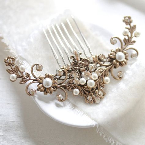 Victorian Hair Pieces, Elegant Wedding Accessories, Wedding Pearls Jewelry, Ethereal Bridal Hair, Pearl Hair Comb Wedding, Pearl Comb, Wedding Accessories For Bride, Antique Hair Combs, Pearls Hair