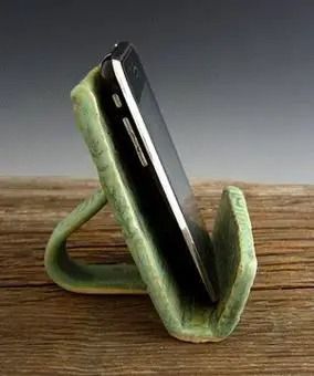 Slab Pottery Ideas For Beginners: 30 Ideas To Get You Started Ceramic Iphone Holder, Pottery Cell Phone Holder, Ceramic Cell Phone Holder, Ceramic Phone Stand, Clay Phone Stand, Clay Phone Holder, Ceramic Phone Holder, Ceramic Stand, Patina Green