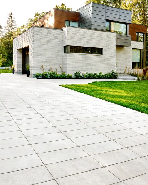 Modern Driveway Ideas, Driveway Tiles, Modern Driveway, Cobblestone Driveway, Large Pavers, Driveway Ideas, Permeable Pavers, Driveway Paving, Paver Walkway