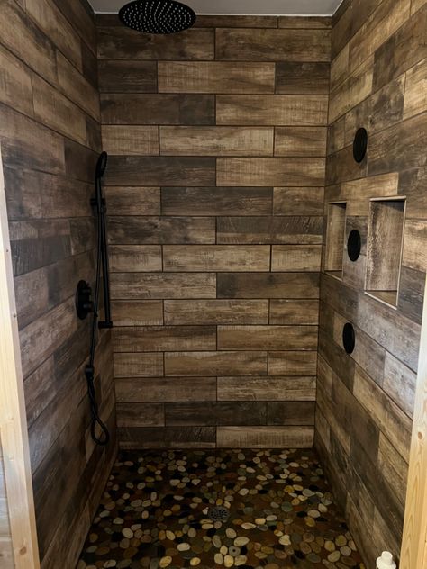 Wood Tile Shower Ideas, Cabin Bathroom Remodel, Rustic Shower Ideas, Tiles Kitchen Floor, Wood Look Tile Bathroom, Bathroom Tile Shower Ideas, Tiles Painting, Tile In Bathroom, Floor Tiles Kitchen