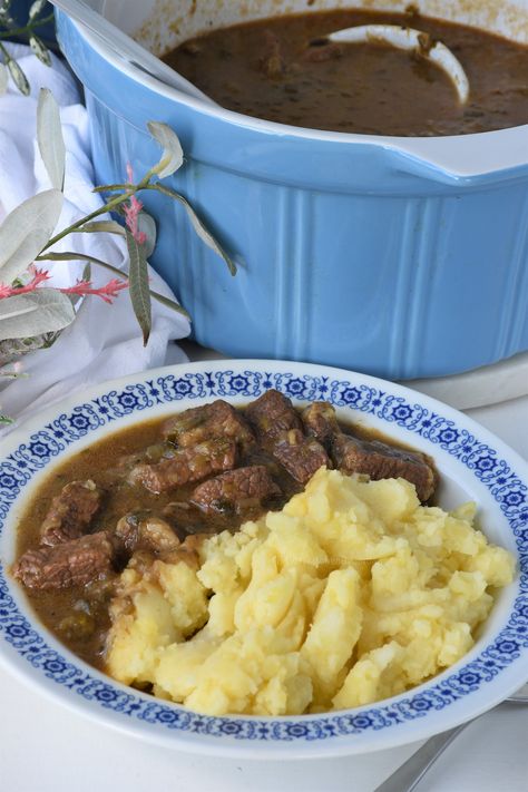 Serbian Potatoes, Serbian Goulash Recipes, Serbian Cuisine, Balkan Culture, Balkan Recipes, Comforting Meals, Meat Stew, Serbian Food, Balkan Food