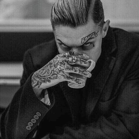 #wattpad # What happens when Pennywise starts to feed on something other than fear? It related fanfiction. Another semi-self insert piece (I seem to do those a lot lol!) Man With Tattoos, 남자 몸, Image Swag, Bad Boy Aesthetic, Boy Tattoos, Inked Men, Trik Fotografi, Trendy Tattoos, Successful People