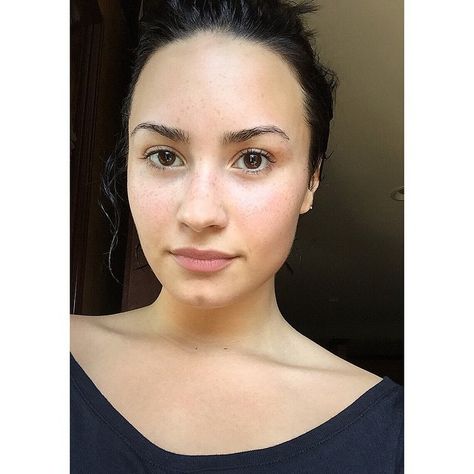 35 Photos That Show Demi Lovato's Natural Beauty Could Bring You to Tears Makeup Monday, Celebs Without Makeup, Skin Goals, Bare Face, No Makeup, Without Makeup, Real Beauty, Free Makeup, Demi Lovato