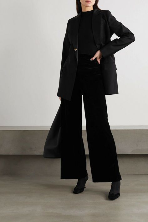 1ef91c212e30e14bf125e9374262401fdesc53126405ri Velvet Wide Leg Pants, Black Velvet Pants, Fashion Aesthetics, Looks Street Style, Looks Black, Mode Ootd, Stretch Velvet, All Black Outfit, Professional Outfits