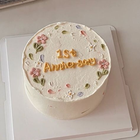 Kue Anniversary, 1st Anniversary Cake, Sweet 16 Birthday Cake, Elegant Birthday Cakes, 16 Birthday Cake, Mini Cakes Birthday, Bento Cake, Cake Inspo, Creative Birthday Cakes