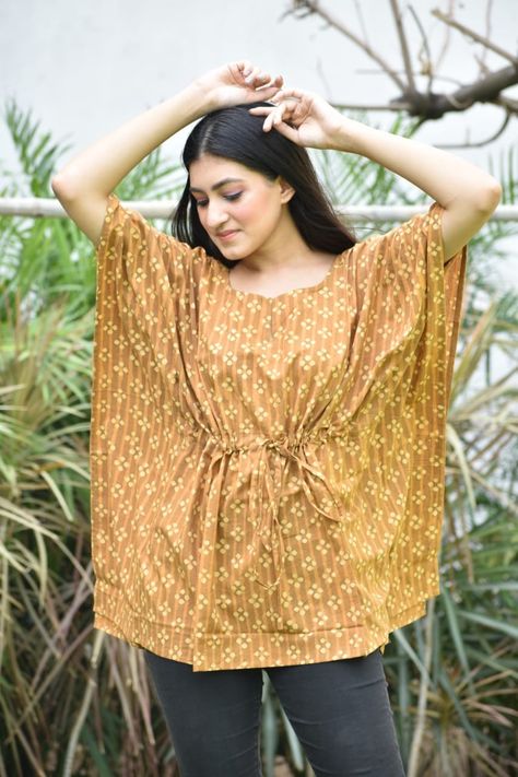 🔸️Hand Block printed *SHORT KAFTAN* 🔸️Authentic PRINT, with natural colours. 🔸️100% Pure cotton 🔸️Free Size. 🔶length 28 Inches 🔸️Limited collection.BOOK FAST. 🔸️PRICE-850₹ Types Of Tops For Women, Short Kaftan Tops, Different Types Of Tops, Kimono And Jeans, Types Of Tops, Kaftan Pattern, Cotton Tops Designs, Kaftan Tops, Short Kaftan