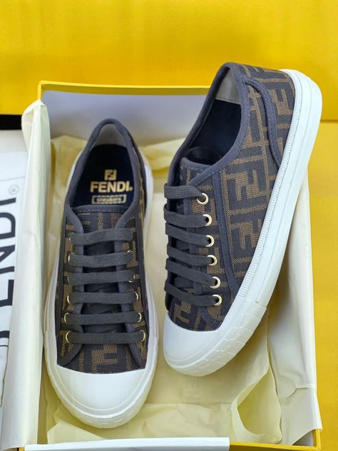 Fendi Sneakers Outfit, Fendi Sneakers Women, Wholesale Pallets, Women Hand Bags, Обувь Air Jordan, Fendi Top, Simple Work Outfits, Fendi Sneakers, Pretty Heels