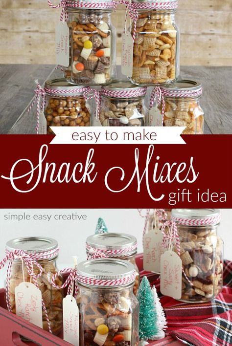 Mason Jar Snack Ideas, Mason Jar Mixes Gifts, Mason Jar Snacks, Mason Jar Gifts Recipes, Jar Food Gifts, Christmas Jar Gifts, Mason Jar Gift Ideas, Snack Mix Recipe, Easy Gift Idea