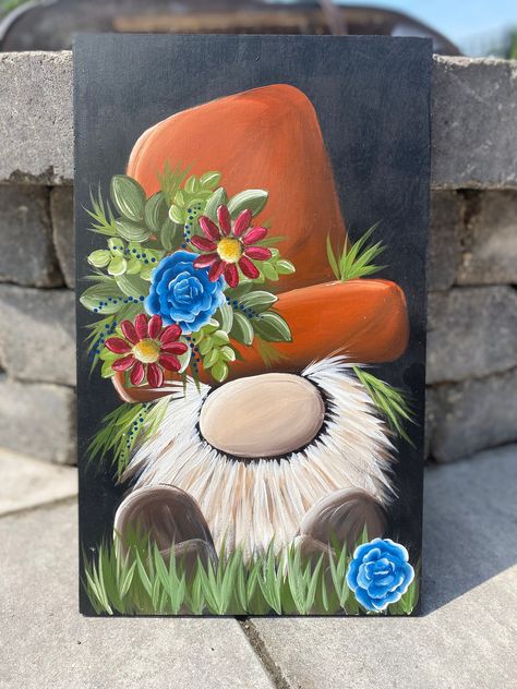 Hand painted summer gnome with terra cotta flower pot hat. Cowboy Gnome Painting, Fall Gnome Porch Leaner, Nome Paintings, Diy Gnome Painting, Cute Fall Painting Ideas, Painting For Grandma, Garden Painting Easy, Fall Gnomes Painting, Painting Class Ideas