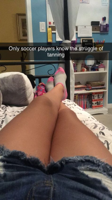 Cute Soccer Backgrounds, Cool Soccer Pictures, Soccer Profile Pictures, Cute Soccer Pictures, Beach Phone Wallpaper, Soccer Backgrounds, Soccer Girl Problems, Soccer Girl, Soccer Pictures