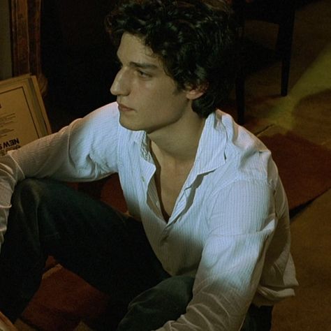 The Dreamers 2003, Louis Garrel, A Book, The Dreamers