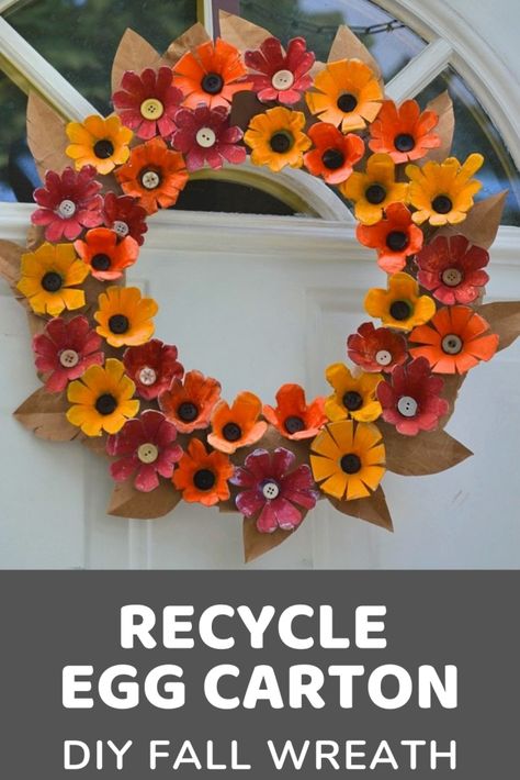 DIY Fall Wreath from Egg Tray Egg Carton Diy, Egg Crate Flowers, Egg Box Craft, Carton Diy, Coconut Shell Crafts, Crate Diy, Egg Carton Crafts, Egg Tray, Wreath Home Decor