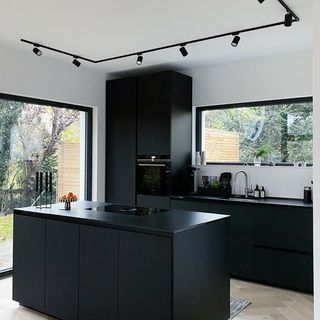 BORA cooking systems (@boracookingsystems) • Instagram photos and videos Decor Kitchen Ideas, Light Floors, Desain Pantry, Modern Kitchen Design Luxury 2020, Kitchen Ideas Dark Cabinets, Kitchen Cabinets Decor, Kitchen Ideas Dark, Kitchen Design Modern White, Kitchen Design Plans