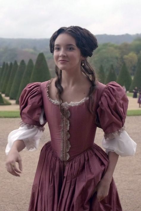 Versailles - Sophie 1600 Dresses, 1600 Dress, 17th Century Clothing, Fantasy Au, 17th Century Fashion, Rococo Fashion, 18th Century Costume, Century Dress, Period Dress