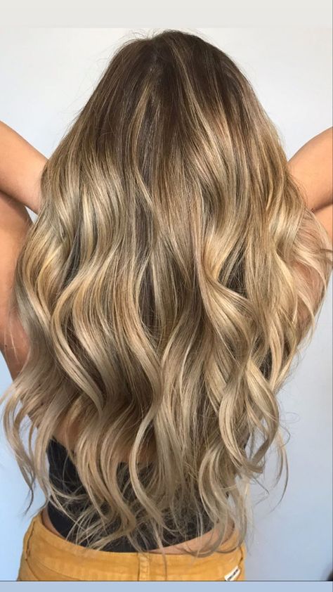 Beach Waves Long Hair, Blonde Beach Waves, Soft Waves Hair, Curled Blonde Hair, Casual Curls, Beachy Blonde, Curled Hairstyles For Medium Hair, Bridemaids Hairstyles, Automatic Curling Iron