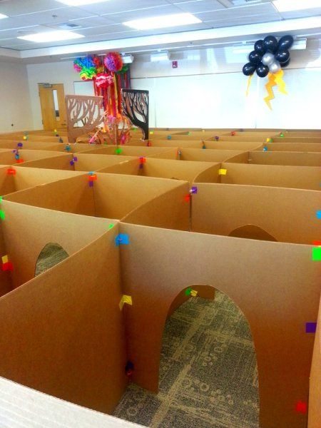 Cardboard Maze, Maluchy Montessori, Painted Chair, Art Rock, E Card, Future Kids, Craft Activities, Projects For Kids, Kids Crafts