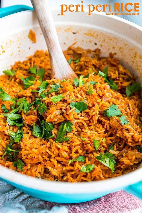 Spicy Rice Recipe, Prawn Biryani Recipes, Fakeaway Recipes, Peri Chicken, Peri Peri Chicken, Spicy Rice, Peri Peri, Rice Side Dishes, Vegetarian Meals