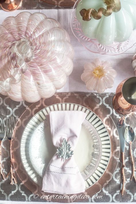 Beautiful Fall Tablescape With Blush Pink Pumpkins | Party Ideas Blush Fall Decor, Pink Pumpkin Decor, Autumn Table Setting, Pink Pumpkin Party, Pumpkin Tablescape, Pink Tablescape, Thanksgiving Entertaining, Cute Blush, Pumpkin Centerpiece