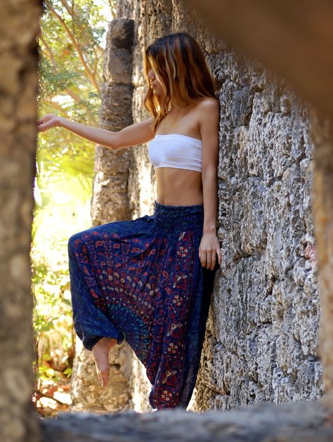 100% Organic Cotton White Crop Top, Stretchy, One Size Fits Most, Yoga Wear, Summer Staple, Dance Wear Sunshine Daydream, Sweet Disposition, Estilo Hippy, Mode Hippie, Harem Trousers, Estilo Hippie, Salwar Kamiz, Mode Boho, Boho Pants