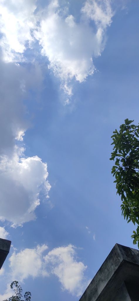 Blue Sunny Sky Aesthetic, Simple Sky Pictures, Bright Morning Aesthetic, Morning Sky Snapchat Story, Morning Clouds Sky Snap, Bright Day Aesthetic, Partly Sunny Aesthetic, Morning Pictures Aesthetic, Morning Sky Pictures