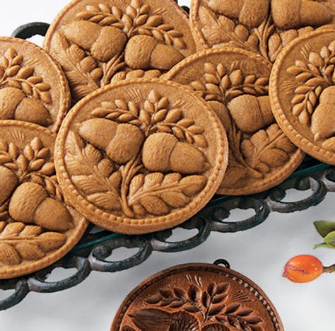 Cookie Mould Recipe, Cookie Recipe For Cookie Molds, Shortbread Cookie Recipe For Molds, Springerle Cookies Mold, Cookie Recipes For Wooden Molds, How To Use Wooden Cookie Molds, Wooden Mold Cookie Recipe, Cookie Mold Ornaments, Cookie Dough For Wooden Molds