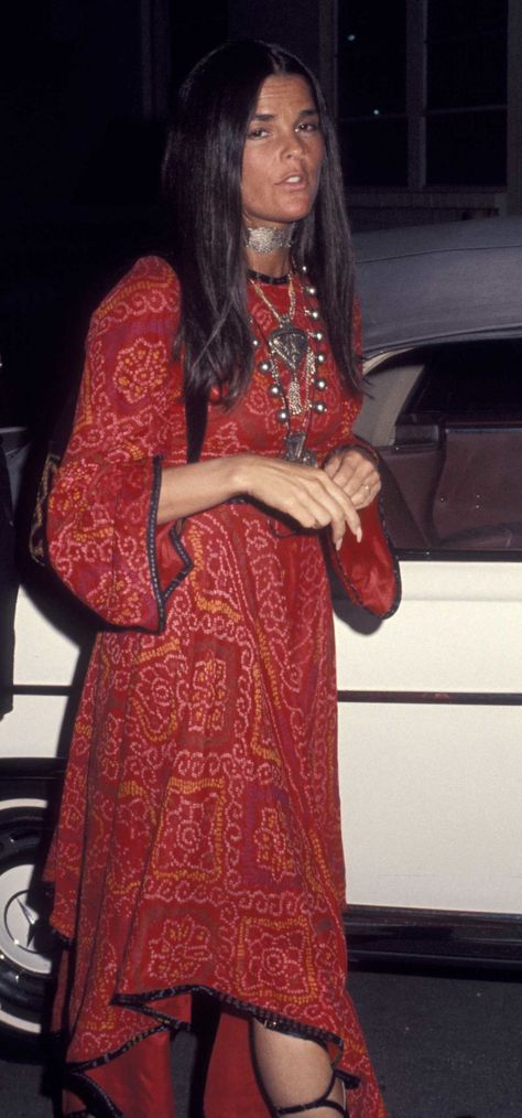 Ali Mcgraw Style, Hippie Street Style, Ali Mcgraw, Looks Hippie, Fashion 60s, Ali Macgraw, Moda Hippie, Fashion 1970s, Estilo Hippy