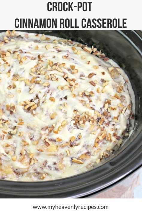 Crock Pot Cinnamon Roll Casserole, Slow Cooker Breakfast Casserole, Cinnamon Roll Casserole, Breakfast Crockpot Recipes, Crockpot Dessert Recipes, Slow Cooker Breakfast, Crock Pot Desserts, Crockpot Breakfast, Slow Cooker Desserts