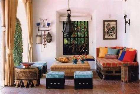 How to Achieve a Moroccan Style Moroccan Style Interior Design, Living Room Designs Indian, Design Interior Modern, Moroccan Interior Design, Design Marocain, Moroccan Style Interior, Indian Living Rooms, Indian Interiors, Modern Room Decor