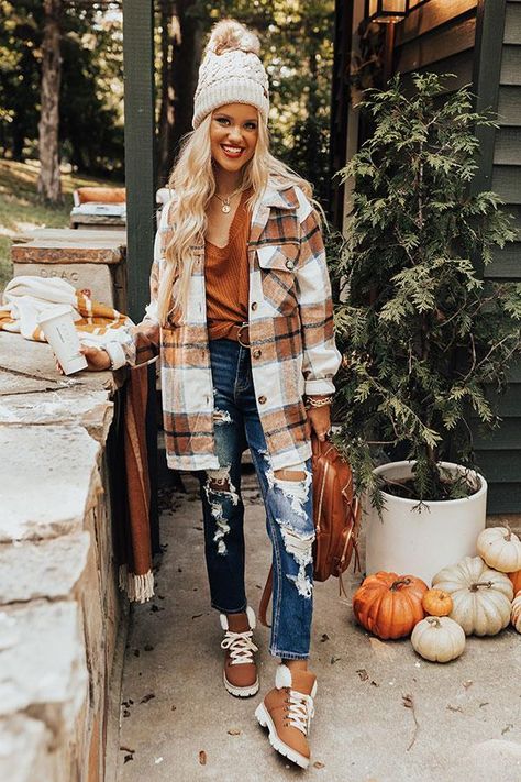 Womens Flannel Shirt Outfits, Womens Flannel Shirt, Cardigan Sweater Vest, Accent Chest, The Rockies, Loose Sleeves, Summer Fashion Trends, Current Fashion Trends, Oversized Jacket