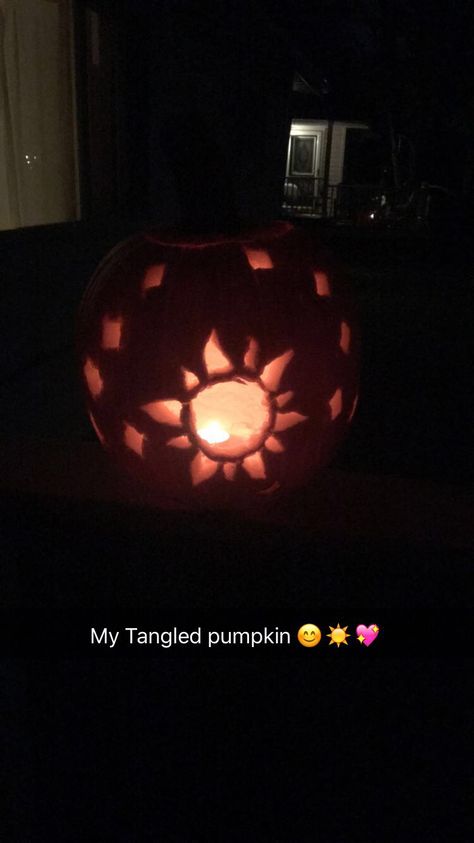 Tangled Disney Pumpkin Princess Pumkins Carving, Repunzle Pumpkin Carving, Disney Pumpkin Designs, Winnie The Poo Pumpkin Carving, Cool Pumpkin Carving Ideas Disney, Repunzal Pumpkin Carving, Tangled Sun Pumpkin Carving, Halloween Pumpkins Carvings Disney, Miraculous Ladybug Pumpkin Carving