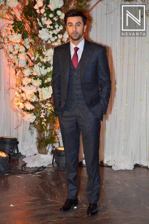 #RanbirKapoor looked classy in a black #suit Romantic Lights, Stylish Mens Suits, Gents Kurta Design, Gents Kurta, Formal Men, Formal Men Outfit, Money Images, Kurta Design, Bollywood Outfits