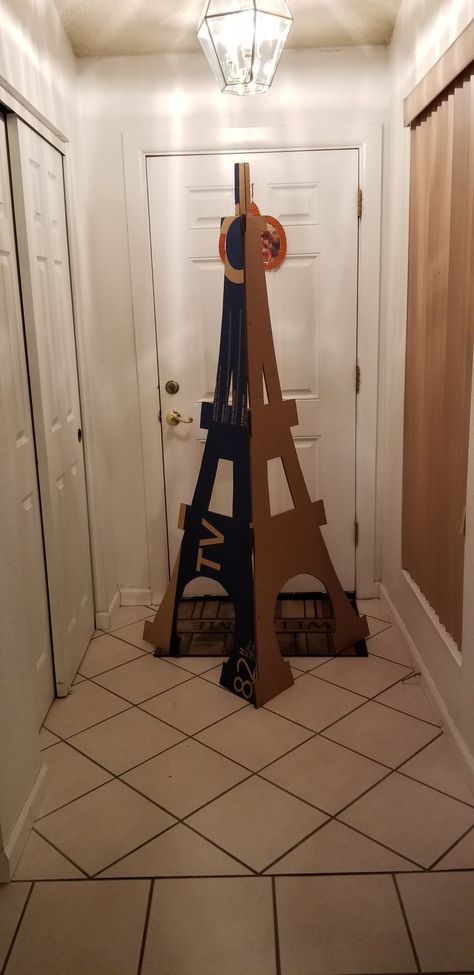 Cardboard Eiffel Tower Diy, Paris Hallway, Eiffel Tower Cardboard, Cardboard Eiffel Tower, Olympic Party Decorations, Poetry Event, Eiffel Tower Craft, Diy Eiffel Tower, Tour Eifel