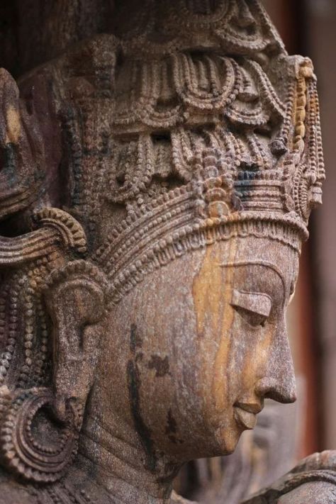 Temple Sculpture, Ancient Carvings, Boho Hippie Fashion, Krishna Photography, Historical Sculptures, God Krishna, Ancient Indian Art, Ancient Drawings, Gods Goddesses